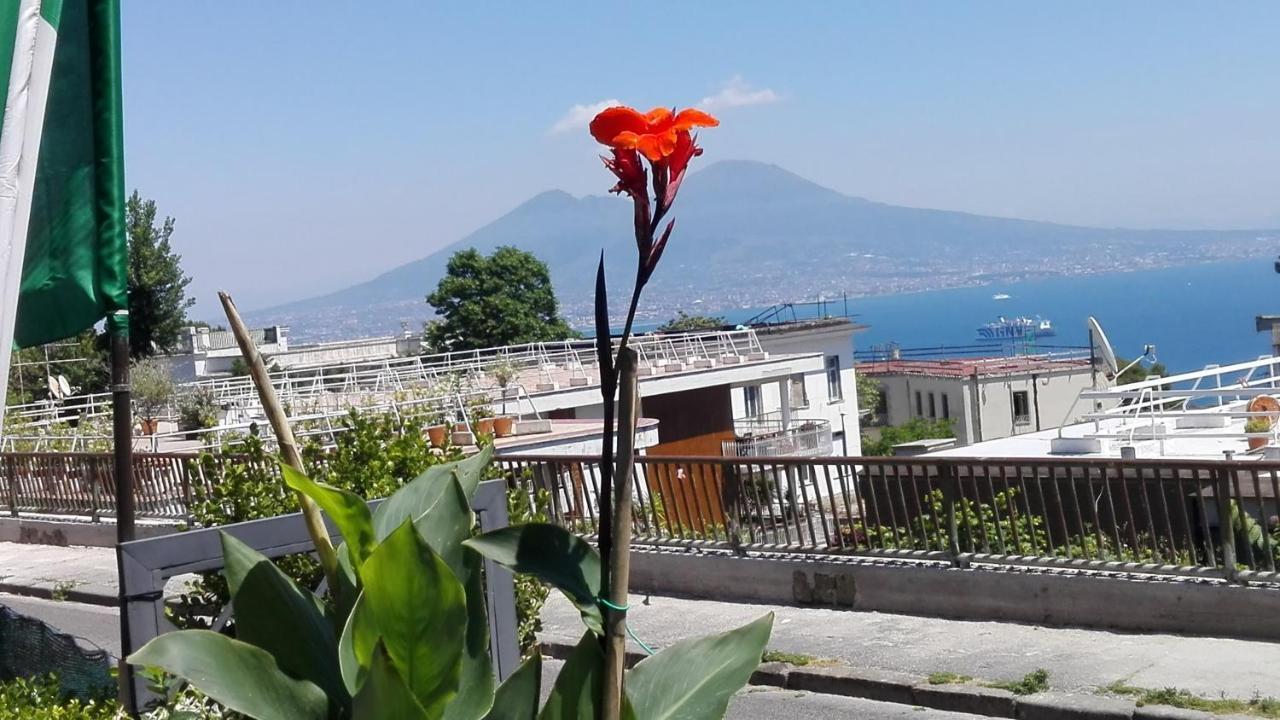 Monocamera Con Terrazzogiardino -Studette -Zona Panoramica Posillipo Napoli Dış mekan fotoğraf